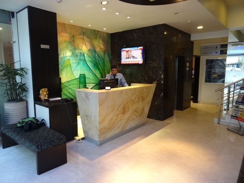 Blu Petal - A Business Hotel Бангалор Екстериор снимка
