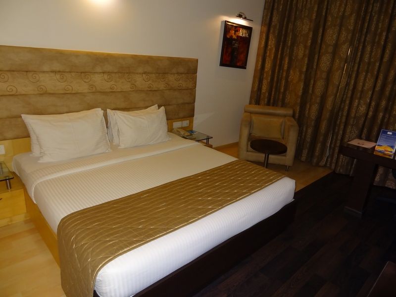 Blu Petal - A Business Hotel Бангалор Екстериор снимка