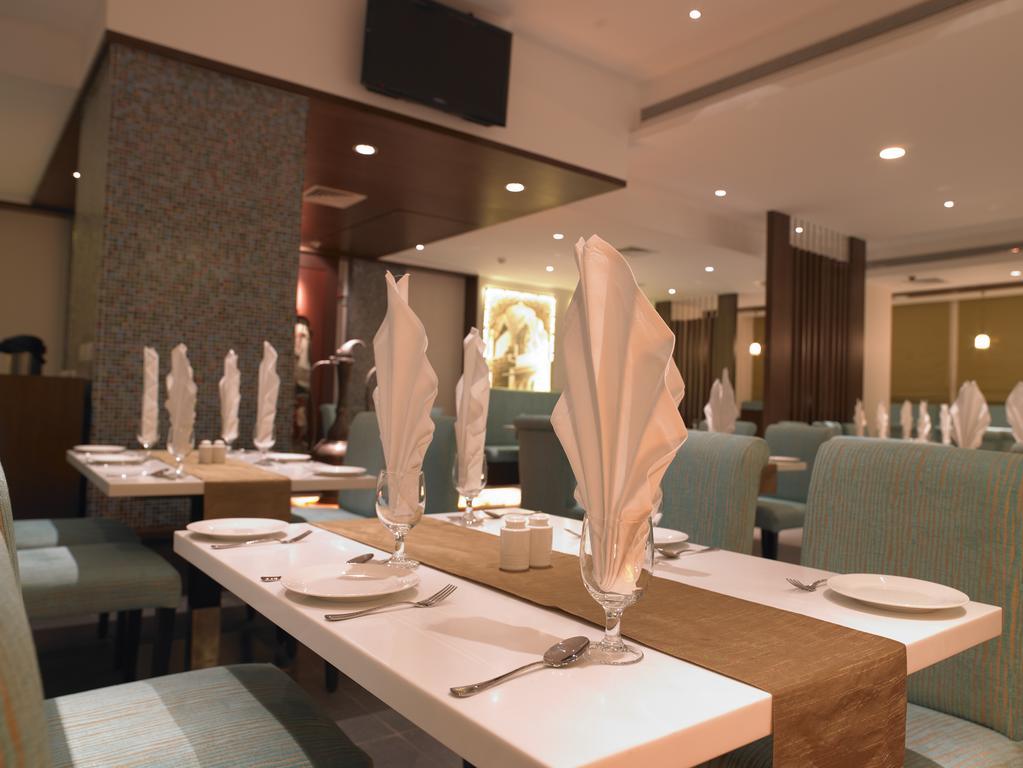 Blu Petal - A Business Hotel Бангалор Екстериор снимка